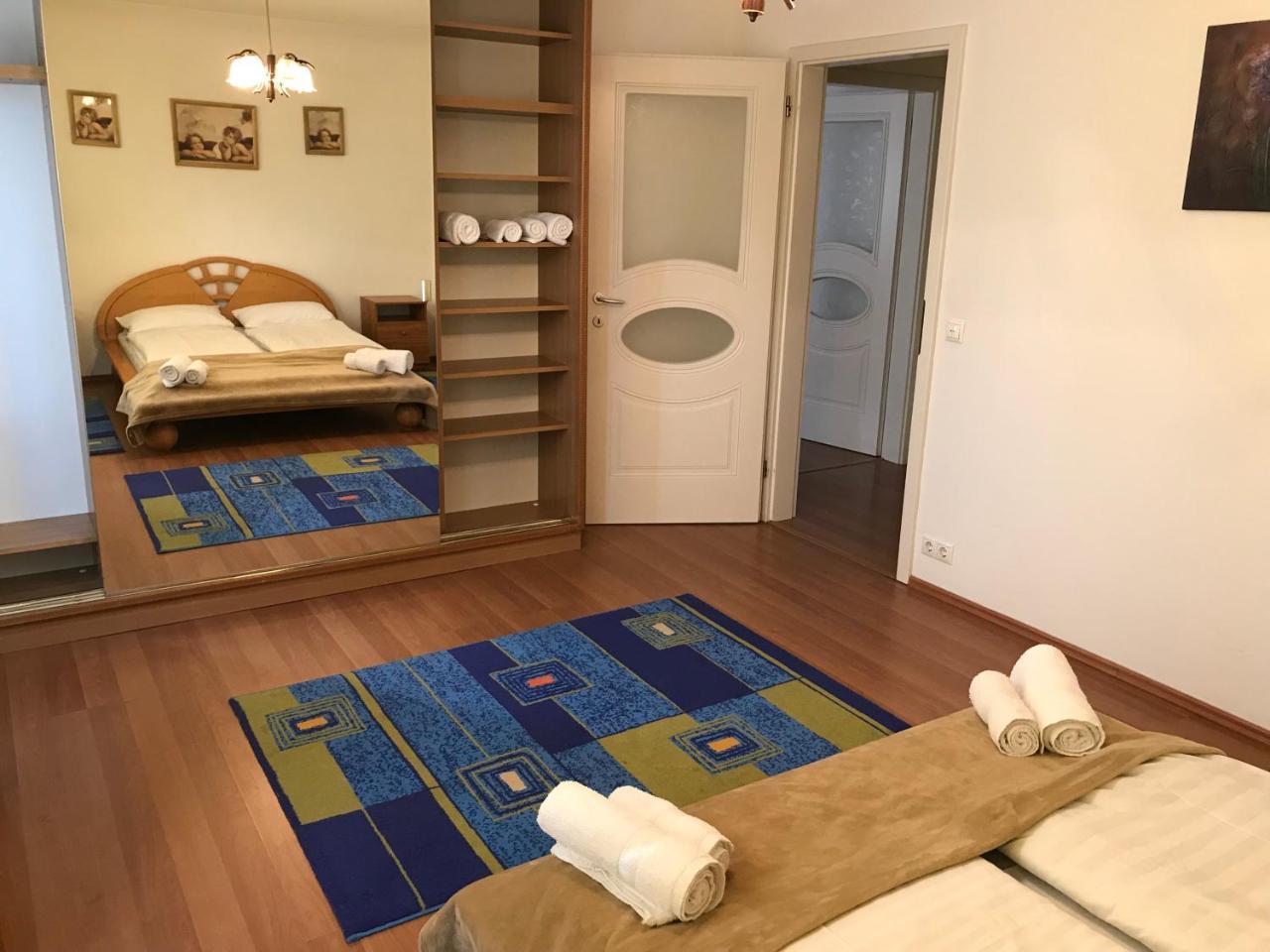尼赖吉哈佐莲花公寓 Nyíregyháza 外观 照片