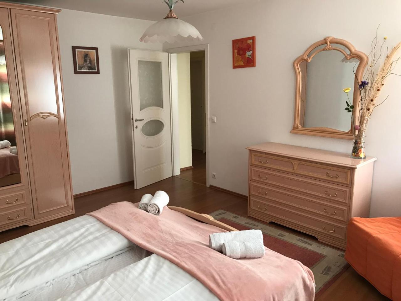 尼赖吉哈佐莲花公寓 Nyíregyháza 外观 照片