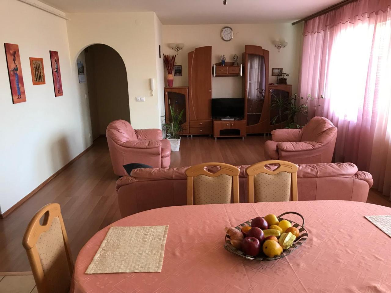 尼赖吉哈佐莲花公寓 Nyíregyháza 外观 照片