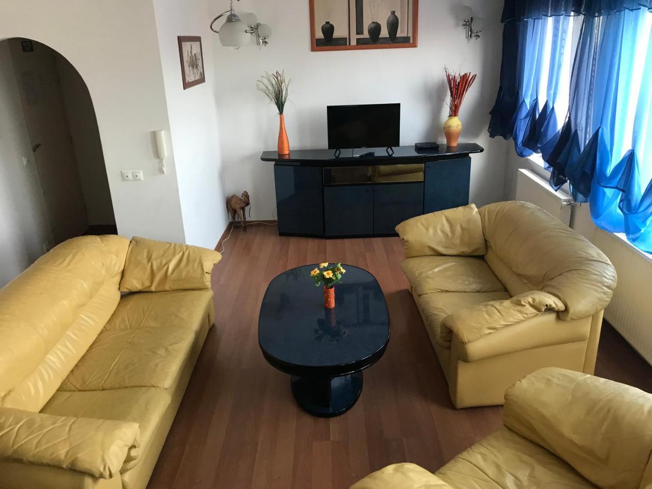 尼赖吉哈佐莲花公寓 Nyíregyháza 外观 照片