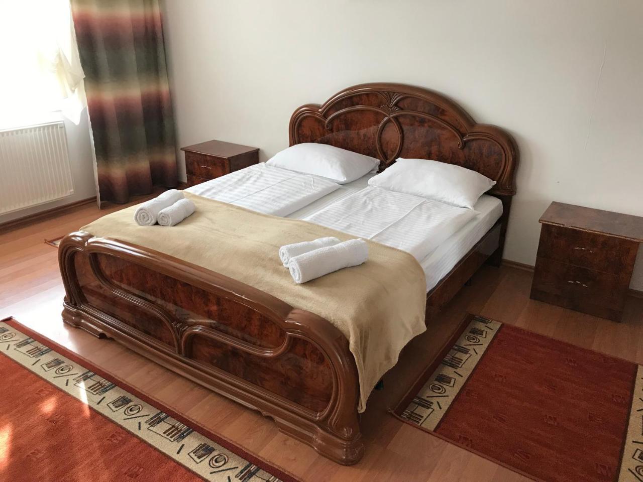 尼赖吉哈佐莲花公寓 Nyíregyháza 外观 照片
