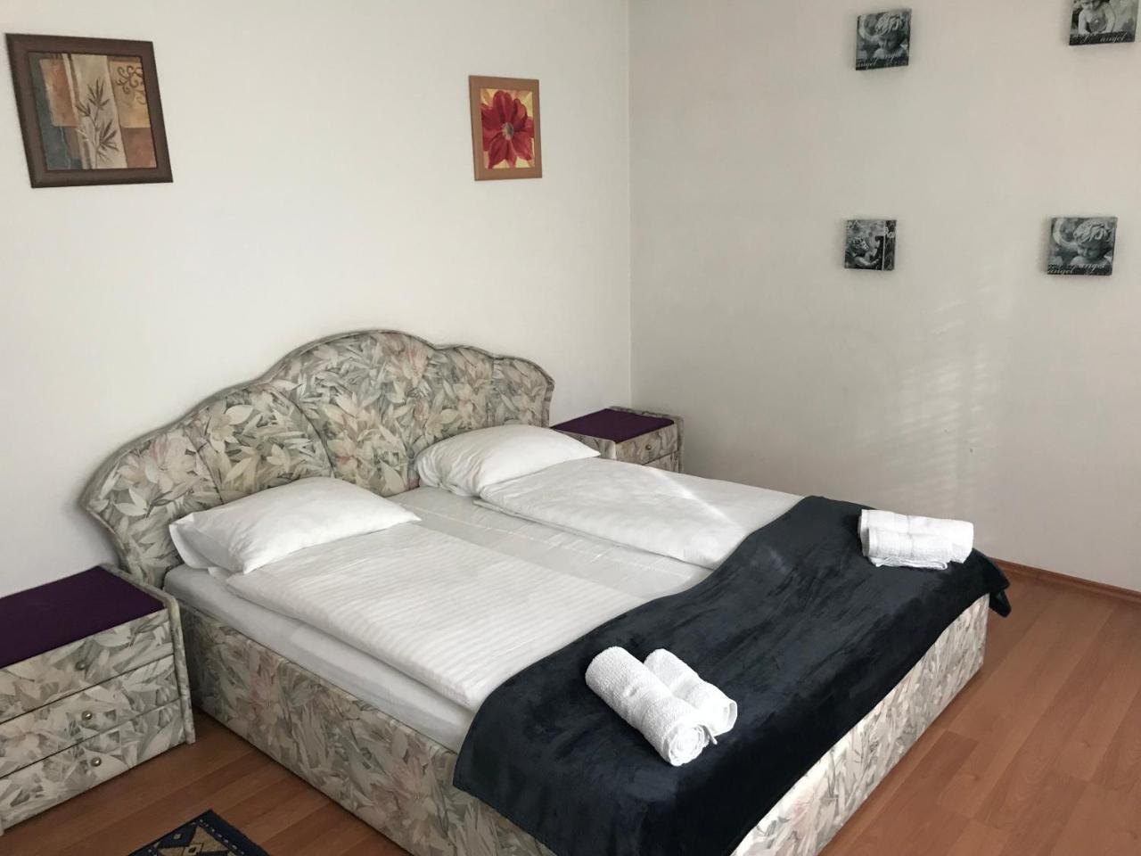 尼赖吉哈佐莲花公寓 Nyíregyháza 外观 照片