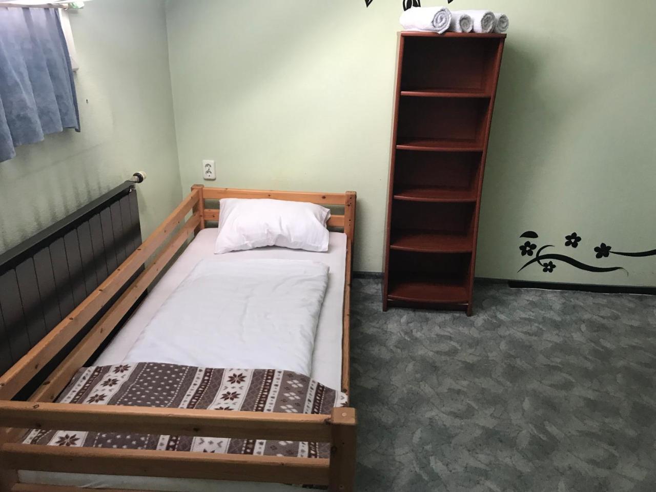 尼赖吉哈佐莲花公寓 Nyíregyháza 外观 照片